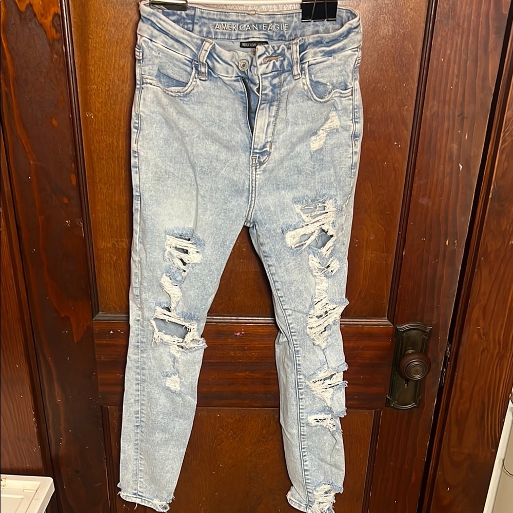 Amelican Eagle Women's Light Blue Distressed Jeans
